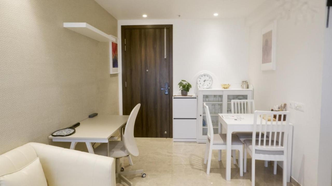 Relohomes Serviced Apartment Mumbai Exterior photo