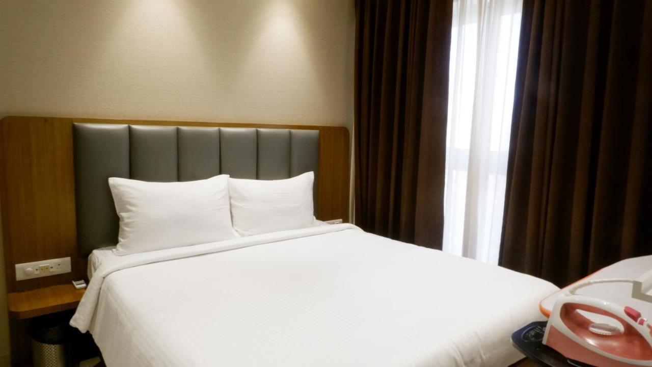 Relohomes Serviced Apartment Mumbai Exterior photo